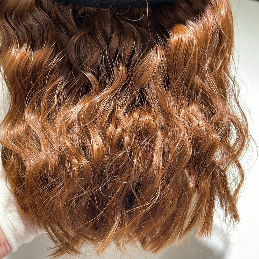 HAT HAIR, 10” Attached to Black Baseball cap, Wavy Brown/Auburn hair - Picture 7 of 10